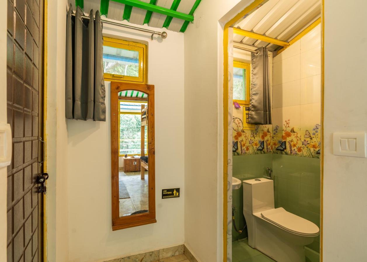 The Hosteller Mussoorie By The Streamside, Kempty Exterior photo