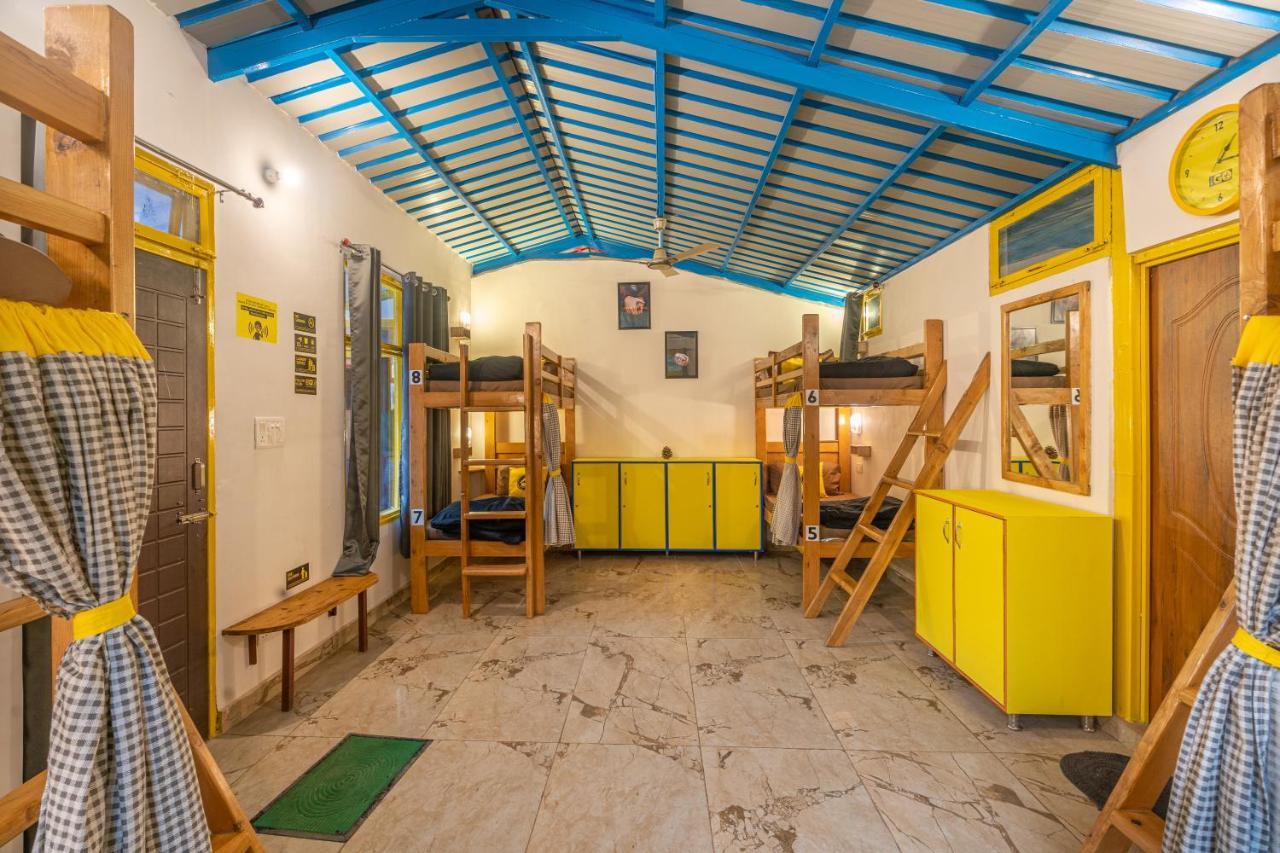 The Hosteller Mussoorie By The Streamside, Kempty Exterior photo